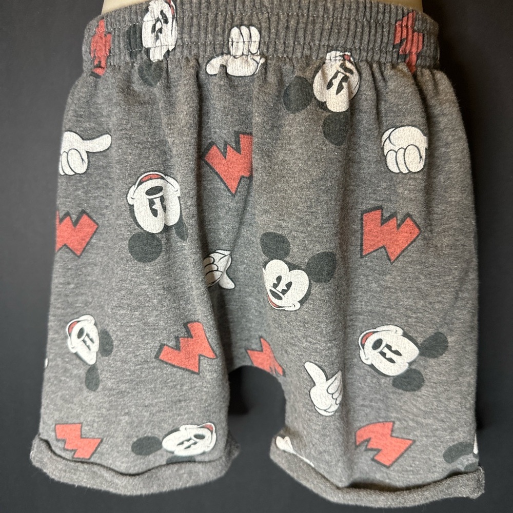Disney Mickey Mouse Toddler Shorts Gray Red Letter‎ M Print Size 4T Mad Engine
